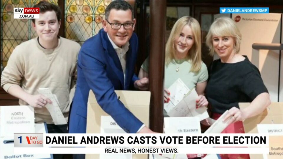 Late poll boost for Daniel Andrews