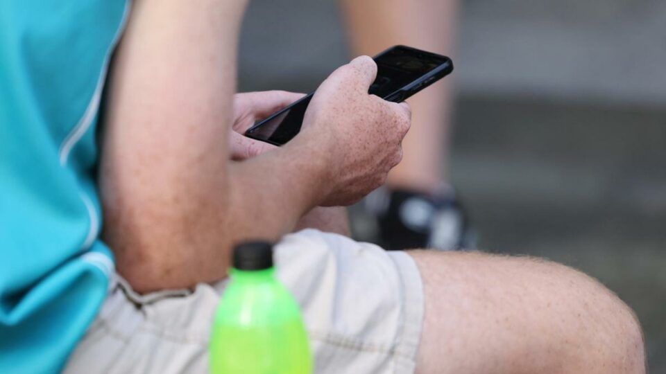 Call for national approach to phone ban