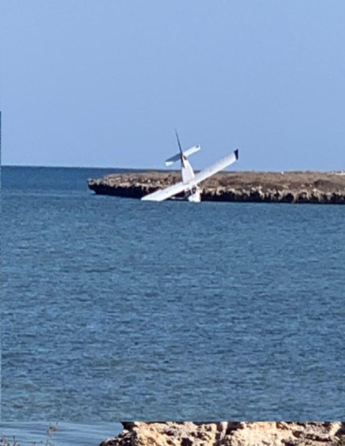Plane crashes on remote island chain