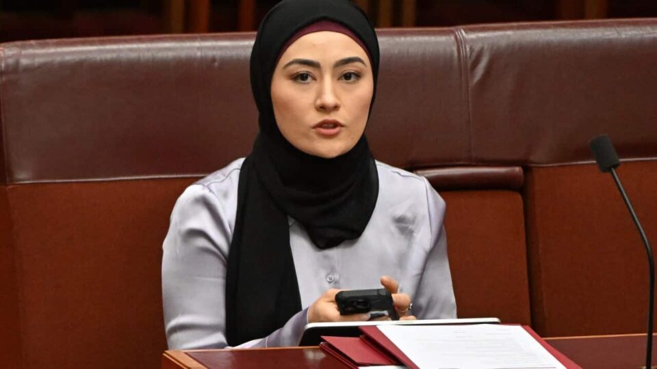 Senator breaks rank over Israel again