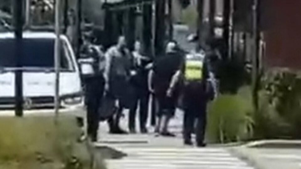 Centre shut down by machete-wielding teens