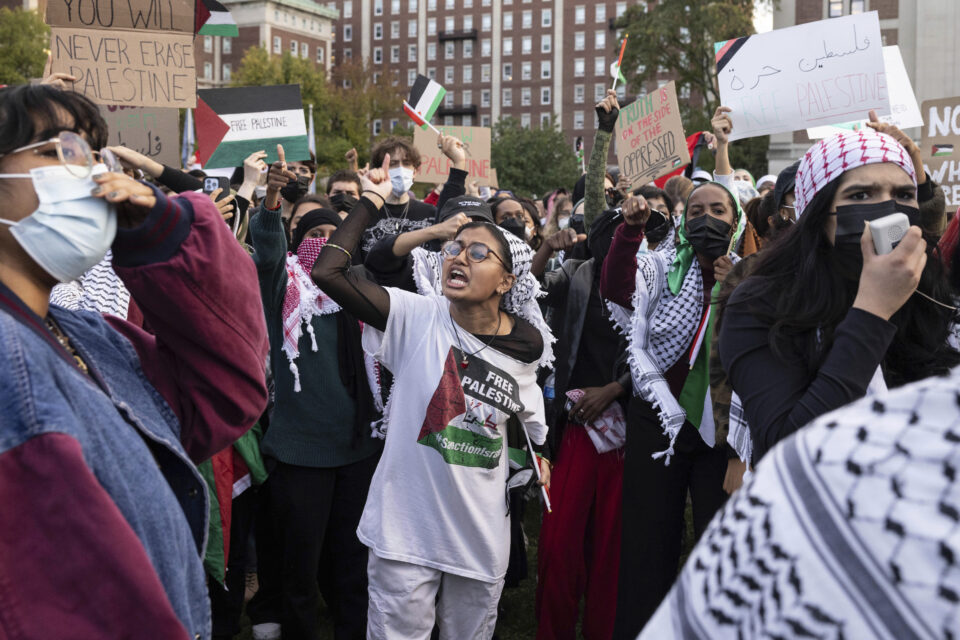 Pro-Palestine protest outside Jewish school