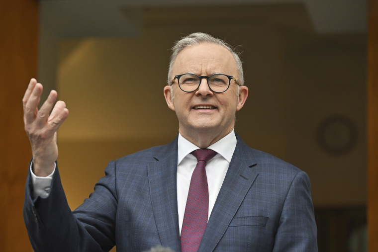 Australia unites on social media ban