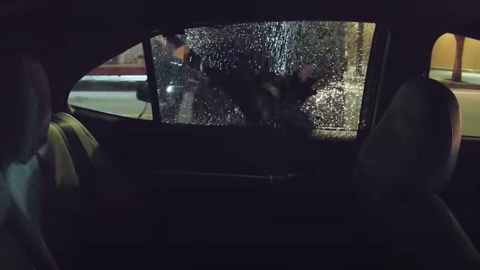 Car thieves decked in dramatic footage