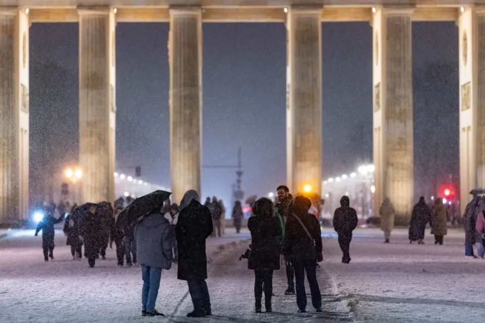 Winter weather sets in across country